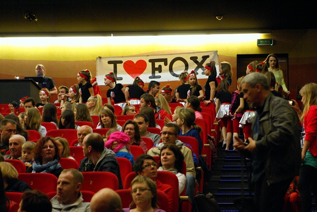 DSC08198.JPG - Doping na widowni - banner "I love FOX"